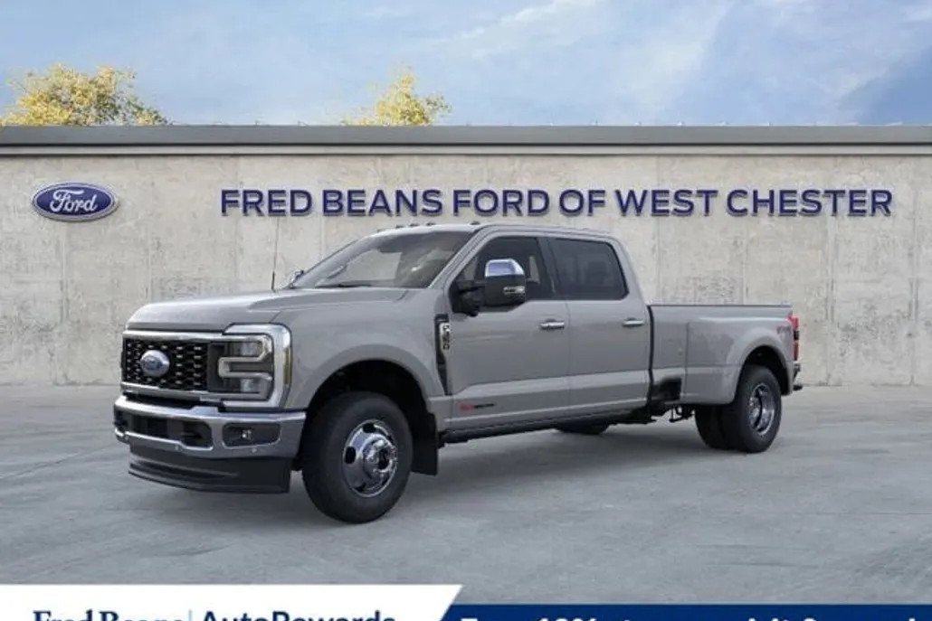 2025 Ford F-350 Lariat photo 1