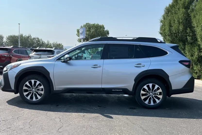 2025 Subaru Outback Touring XT photo 1