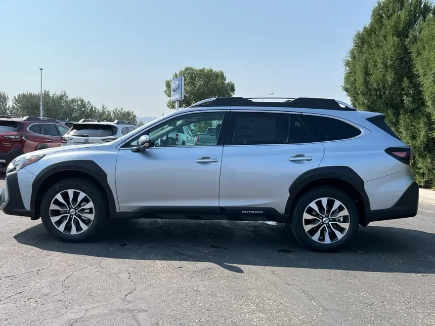 2025 Subaru Outback Touring XT photo 1