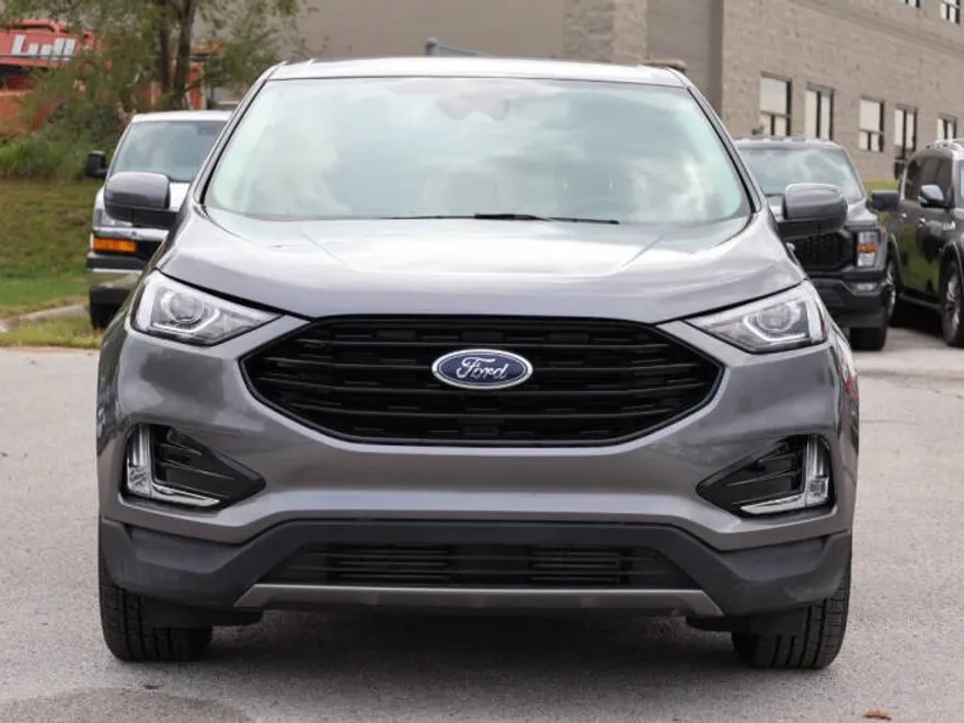 2022 Ford Edge SEL photo 1