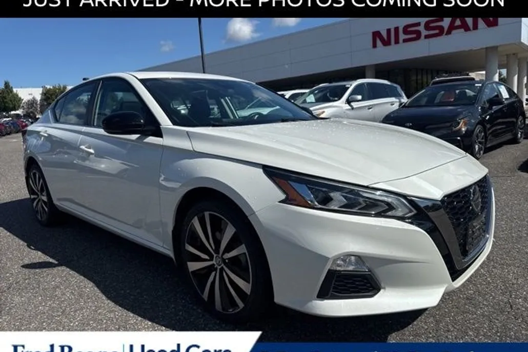 2021 Nissan Altima 2.5 SR photo 1