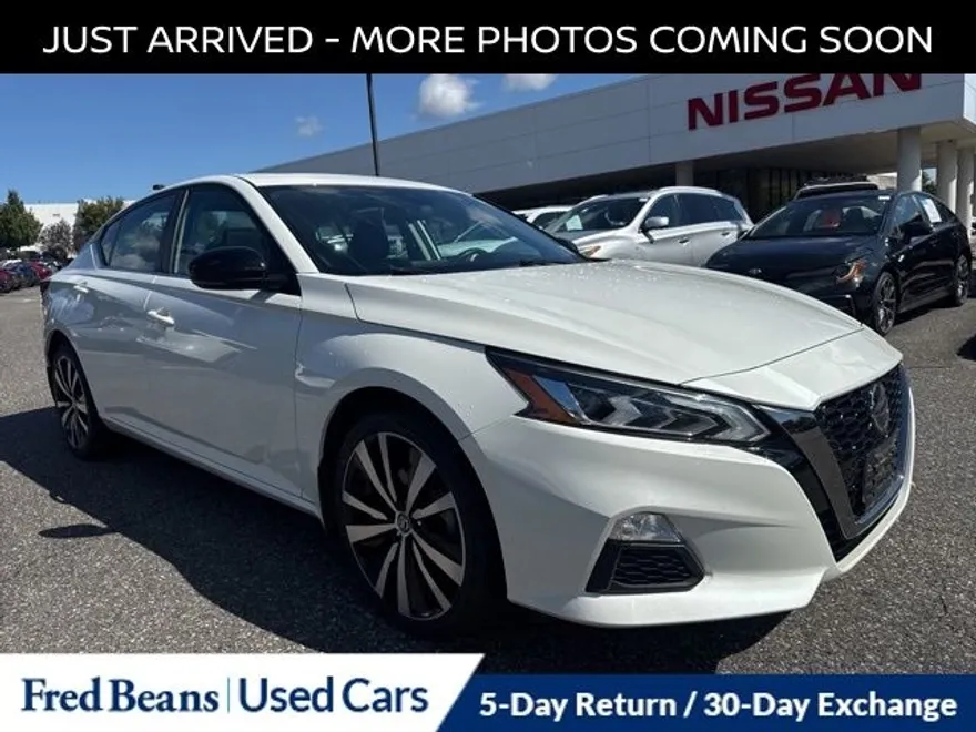 2021 Nissan Altima 2.5 SR photo 1