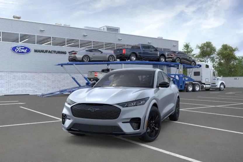 2025 Ford Mustang Mach-E GT photo 1