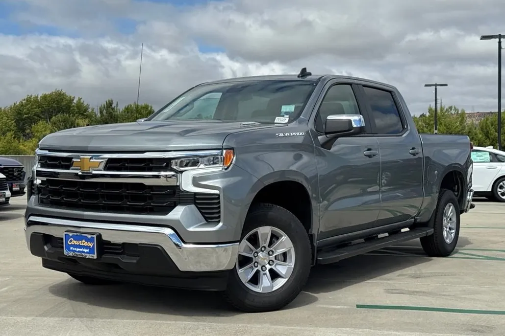 2026 Chevrolet Silverado 1500 LT photo 1