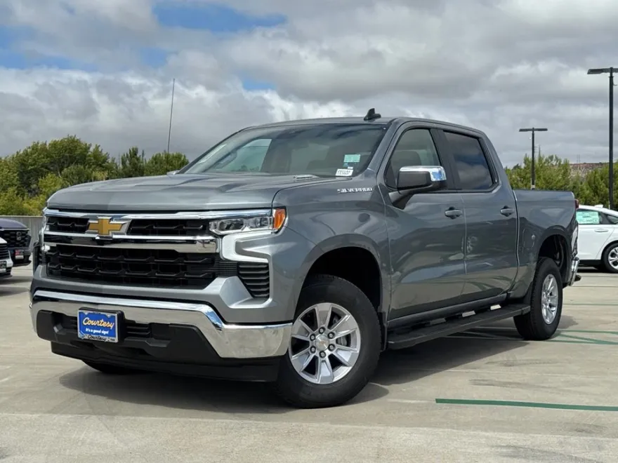 2026 Chevrolet Silverado 1500 LT photo 1