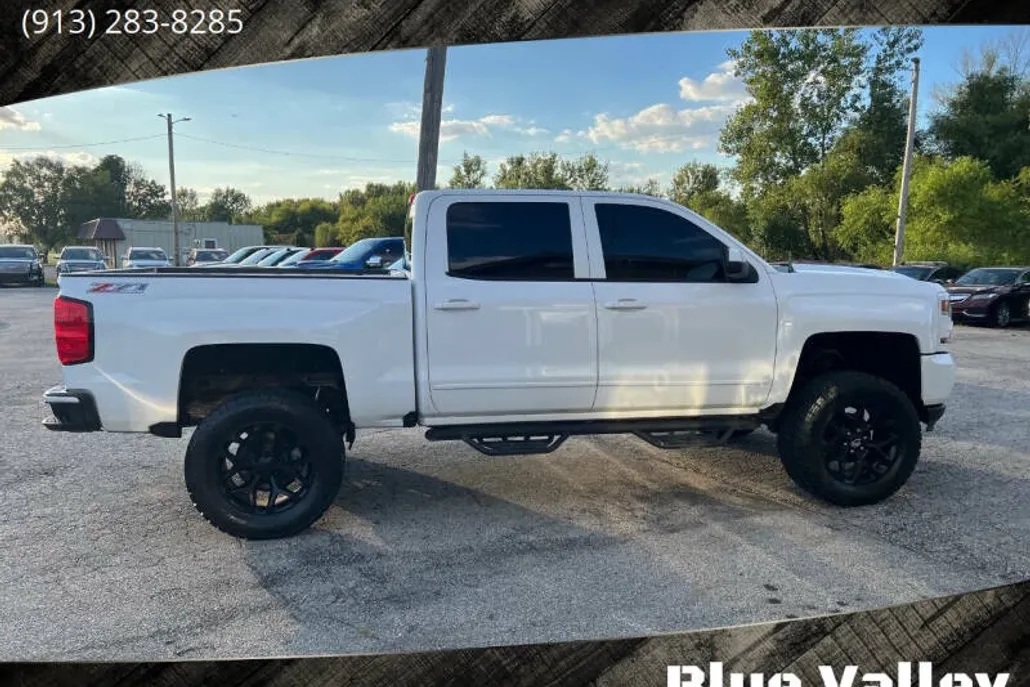 2017 Chevrolet Silverado 1500 LT Z71 photo 1