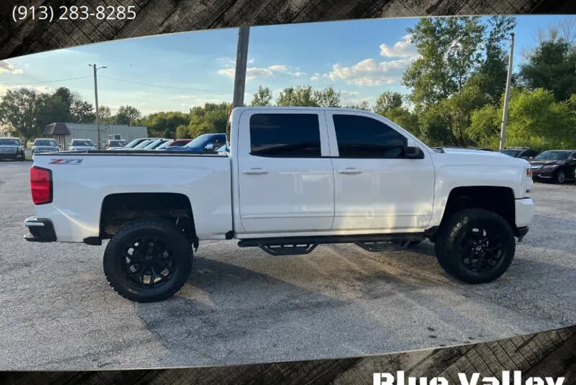 2017 Chevrolet Silverado 1500 LT Z71 photo 1