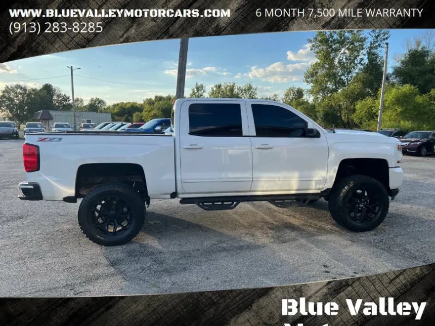 2017 Chevrolet Silverado 1500 LT Z71 photo 1