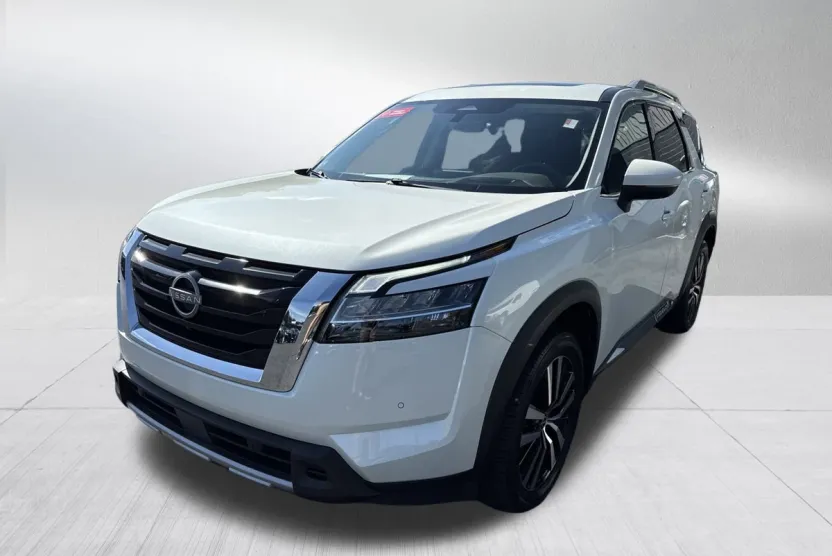 2023 Nissan Pathfinder Platinum photo 1