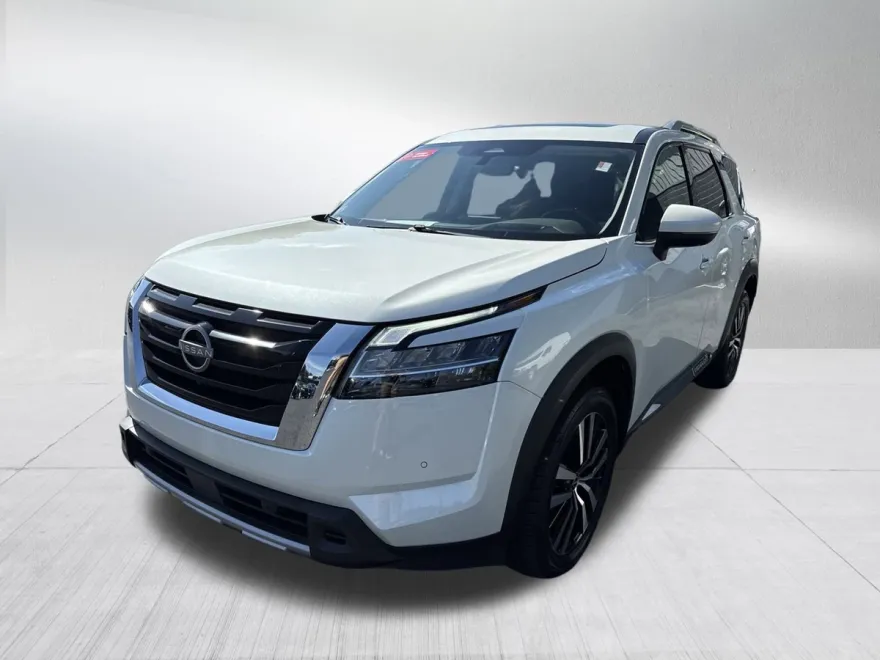 2023 Nissan Pathfinder Platinum photo 1