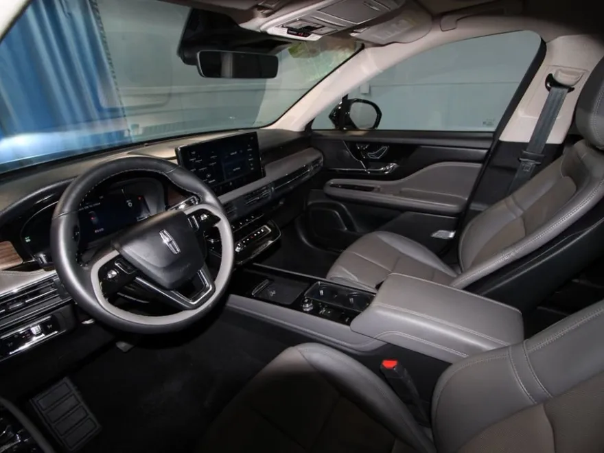 2024 Lincoln Corsair Grand Touring photo 1