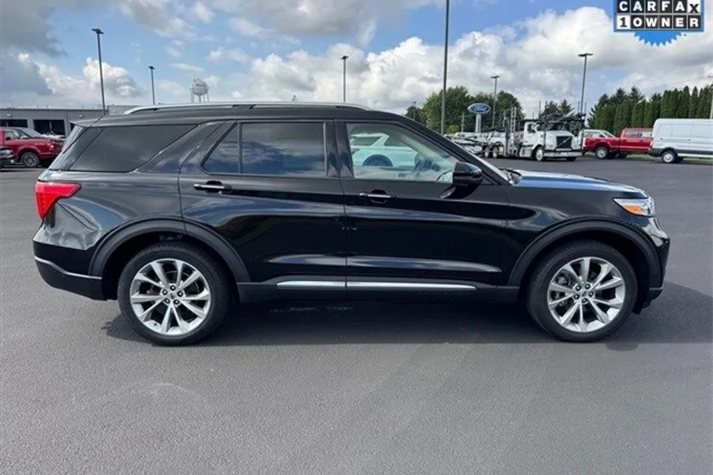 2021 Ford Explorer Platinum photo 1