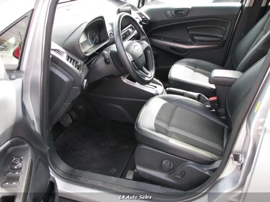 2020 Ford EcoSport SES photo 13