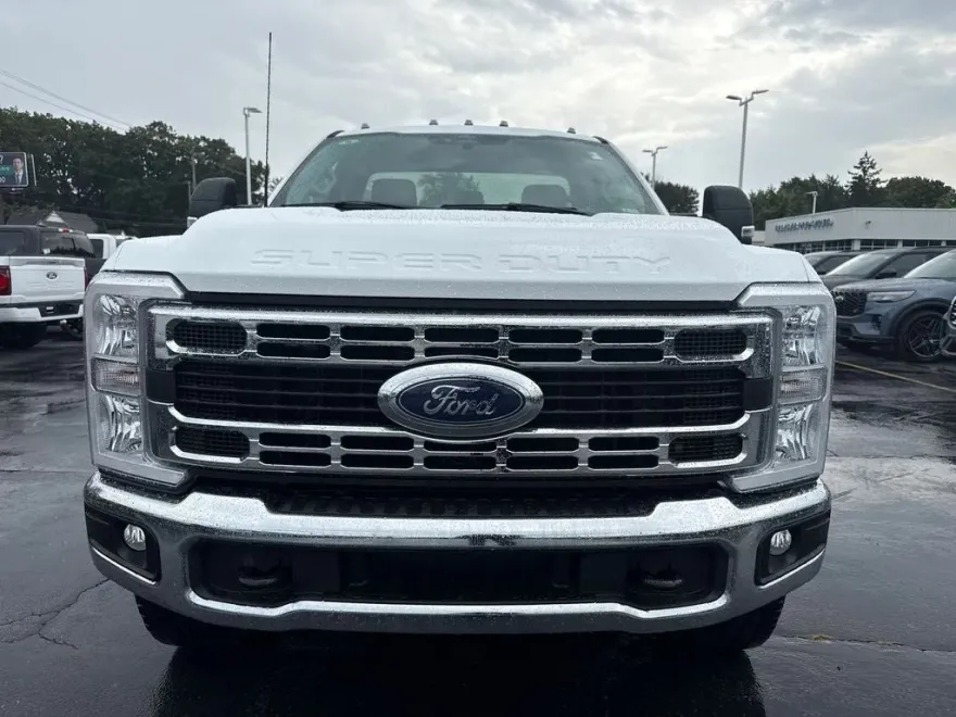 2024 Ford F-350 photo 1