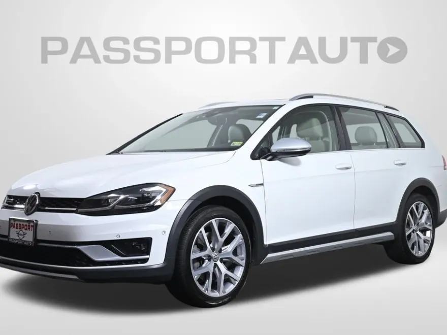 2019 Volkswagen Golf Alltrack Base photo 1