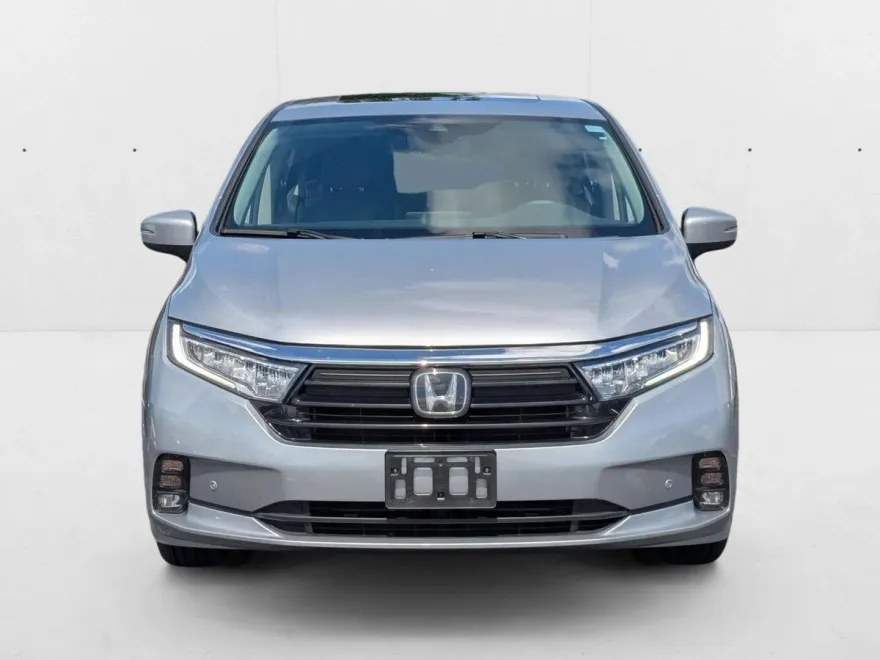 2021 Honda Odyssey Touring photo 1
