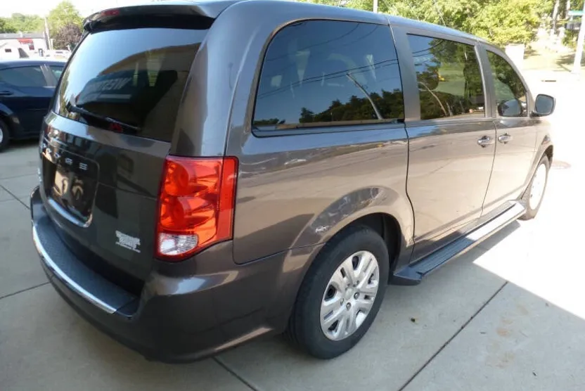 2018 Dodge Grand Caravan SE photo 1