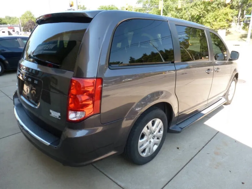2018 Dodge Grand Caravan SE photo 1