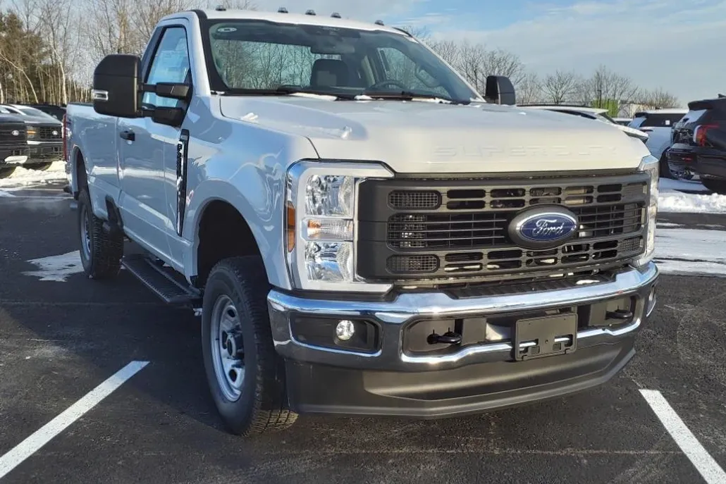 2025 Ford F-250 photo 1