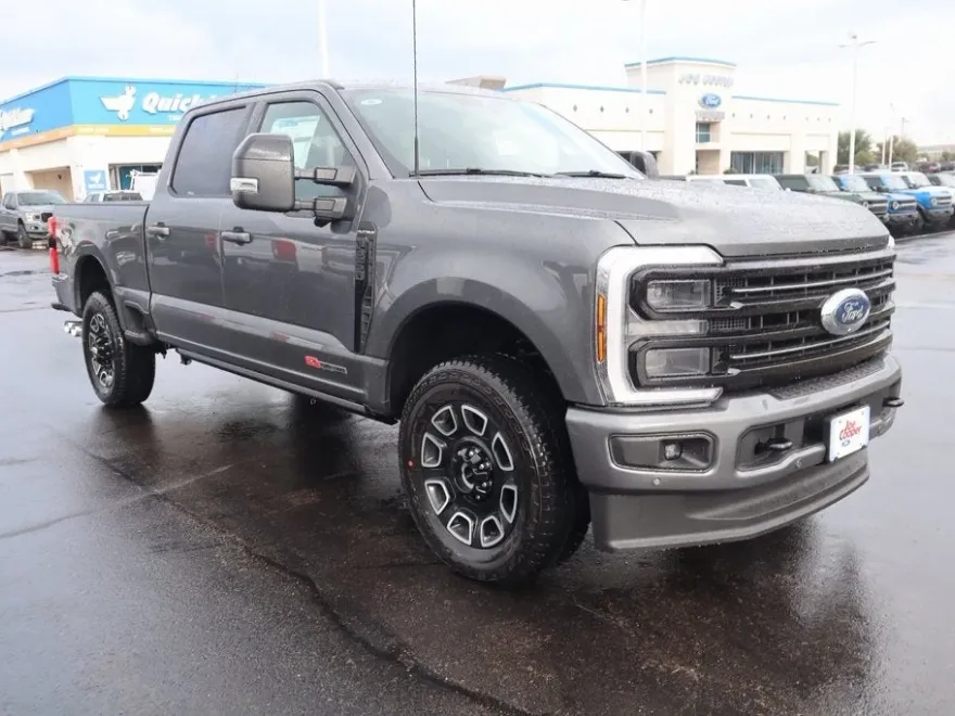 2026 Ford F-250 Platinum photo 1