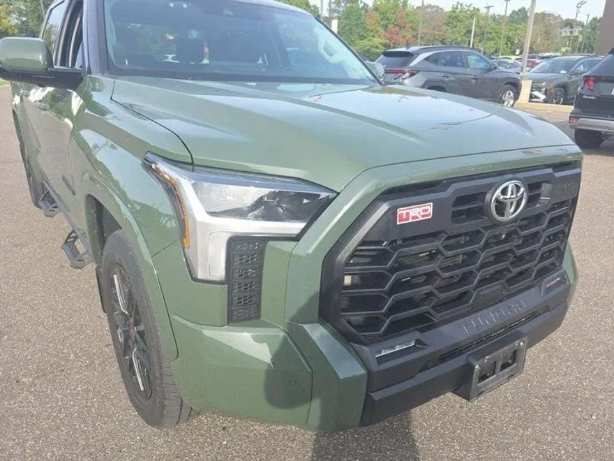 2023 Toyota Tundra SR5 photo 1