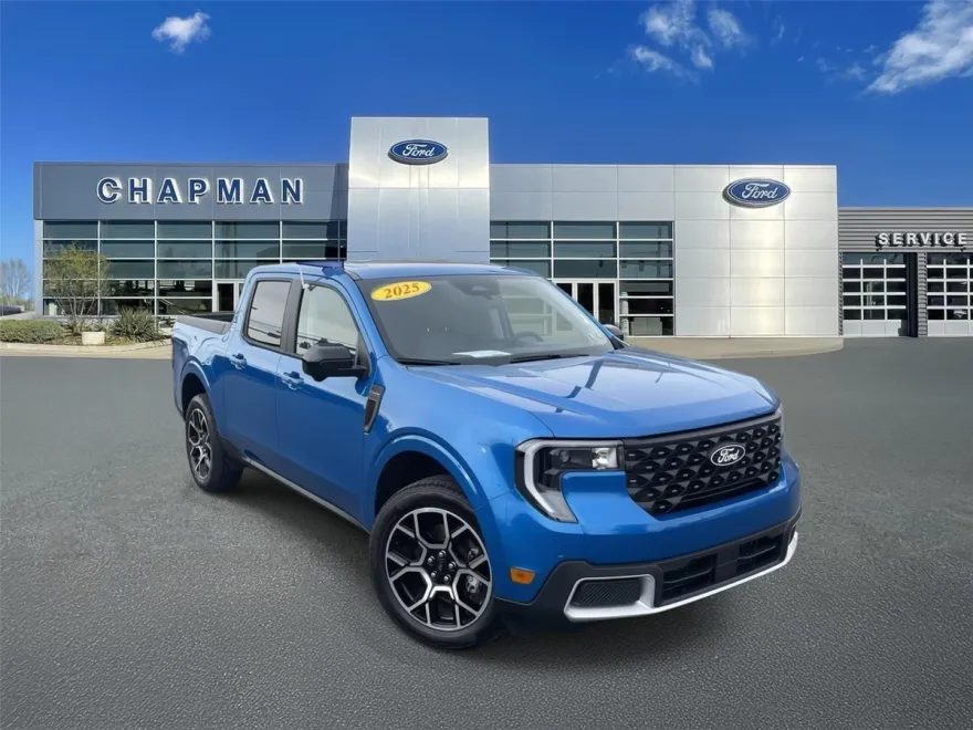 2025 Ford Maverick Lariat photo 1