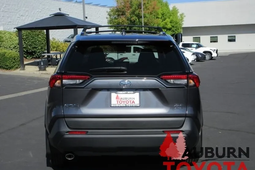 2025 Toyota RAV4 XLE photo 1
