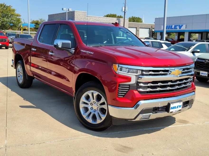 2025 Chevrolet Silverado 1500 LTZ photo 1