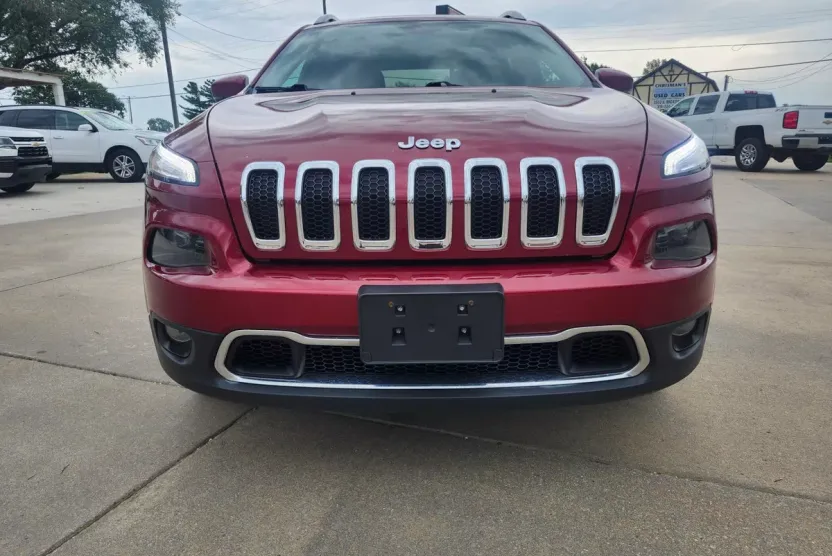 2017 Jeep Cherokee Limited Sport photo 1