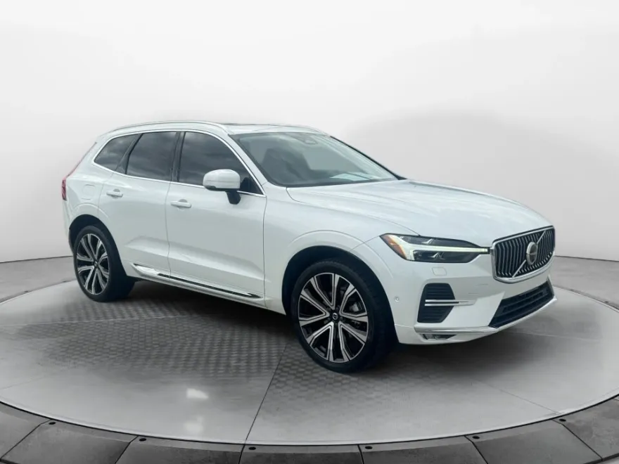 2023 Volvo XC60 B5 Ultimate photo 1