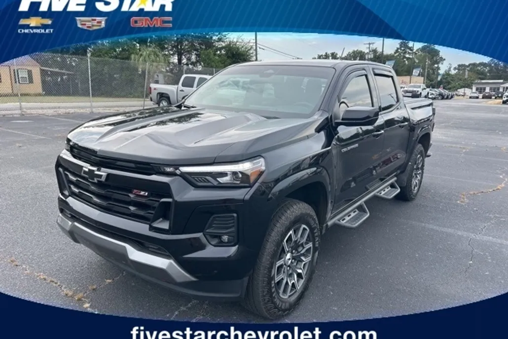 2023 Chevrolet Colorado Z71 photo 1