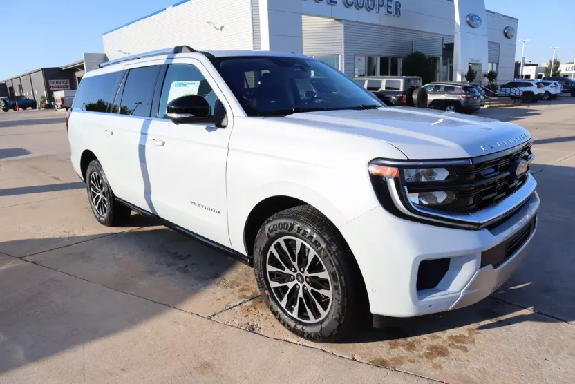 2025 Ford Expedition MAX Platinum photo 1
