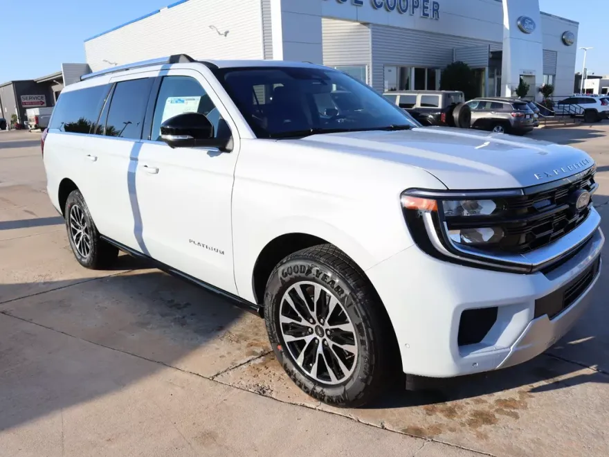 2025 Ford Expedition MAX Platinum photo 1