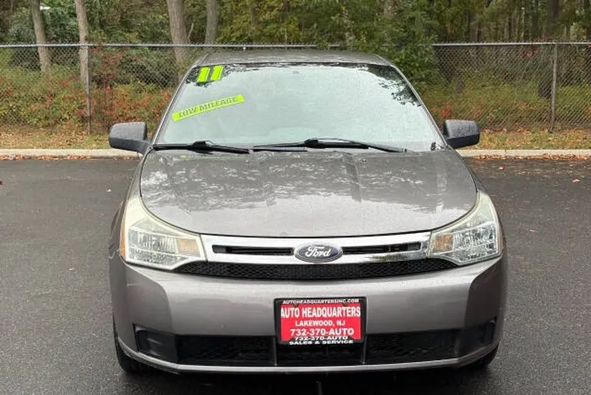 2011 Ford Focus Sedan photo 1