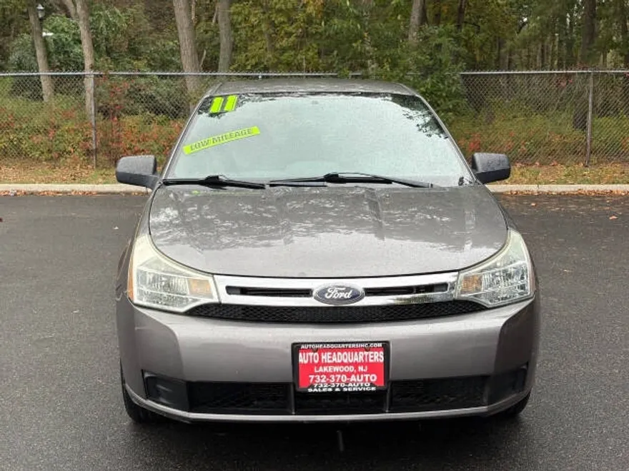 2011 Ford Focus Sedan photo 1