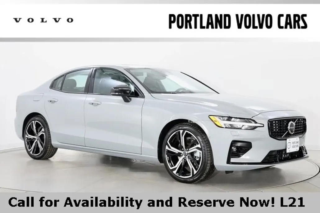 2025 Volvo S60 B5 Plus photo 1