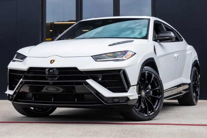 2024 Lamborghini Urus S photo 1