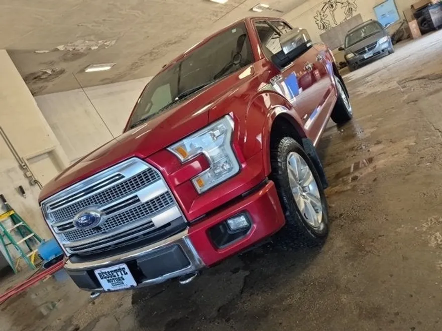 2016 Ford F-150 Platinum photo 1