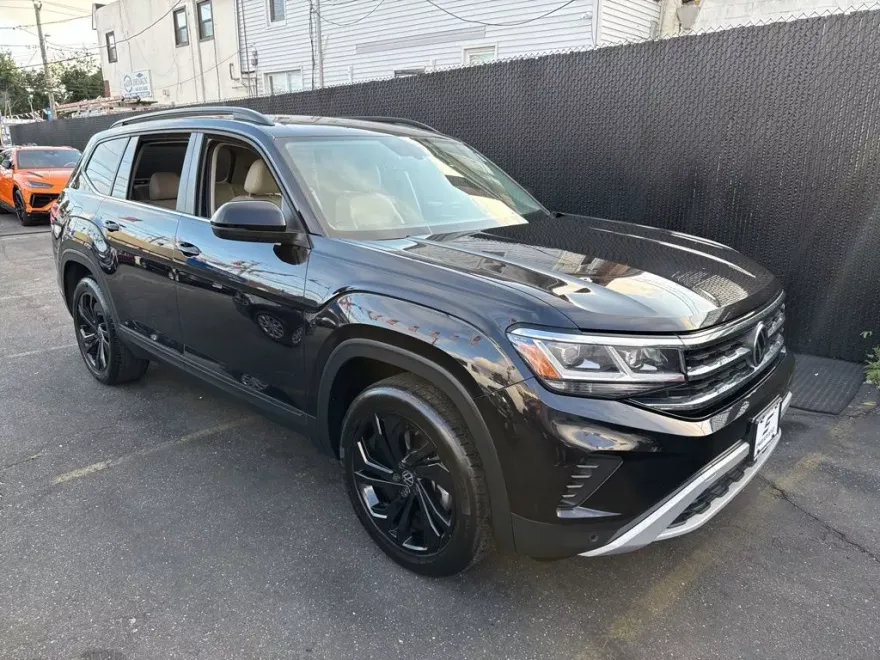 2022 Volkswagen Atlas V6 SE Technology photo 1