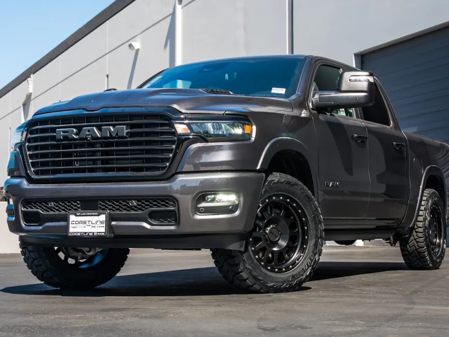 2025 Ram 1500 Laramie photo 1