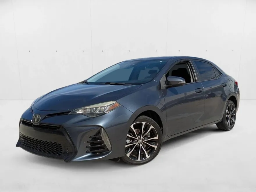 2018 Toyota Corolla SE photo 1
