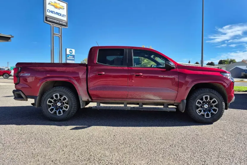 2024 Chevrolet Colorado Z71 photo 1