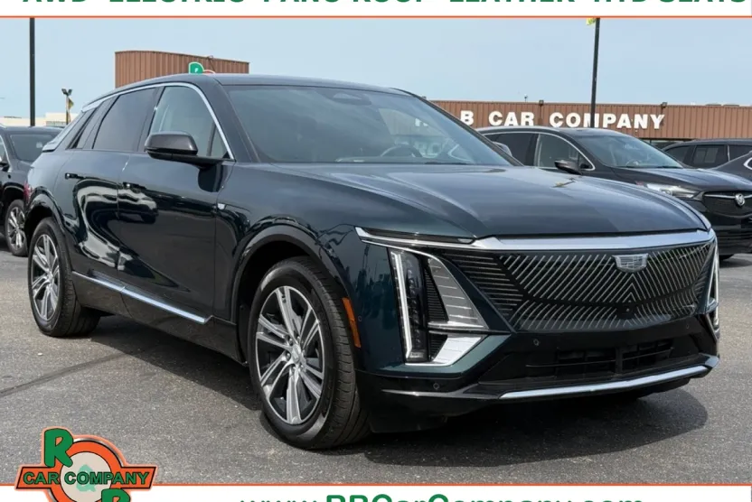 2024 Cadillac Lyriq Luxury photo 1