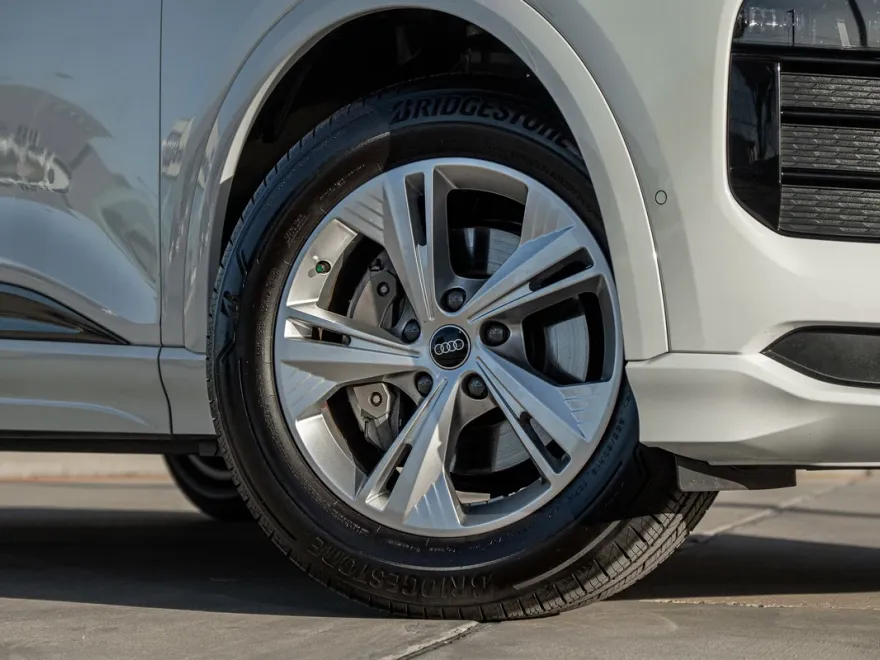 2025 Audi Q6 E-tron Premium Plus photo 1