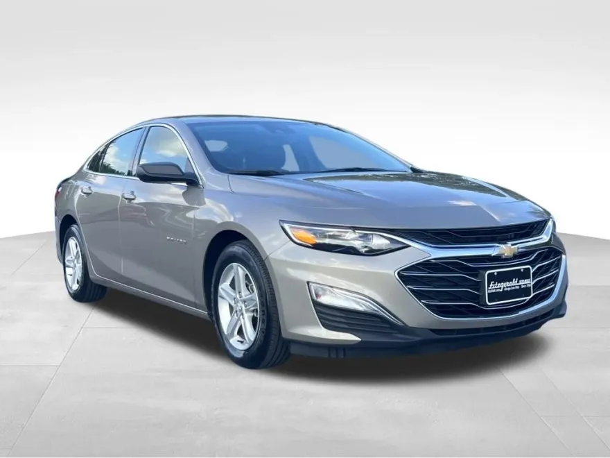 2023 Chevrolet Malibu LS photo 1