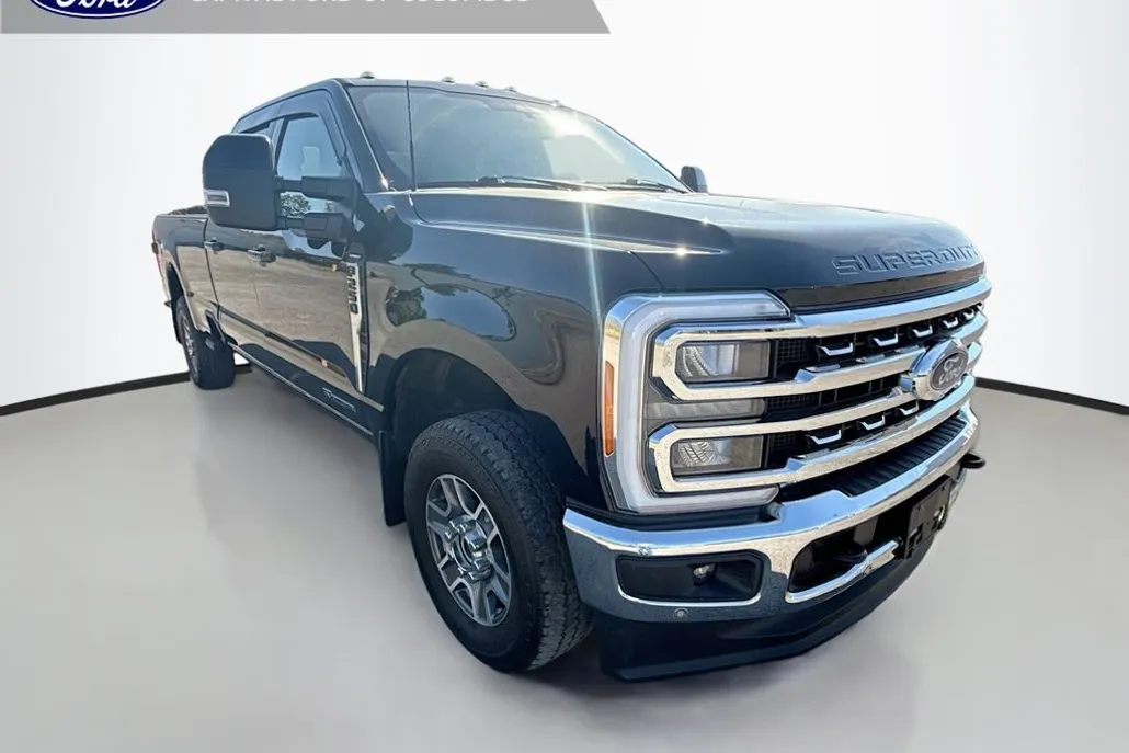 2023 Ford F-250 Lariat photo 1