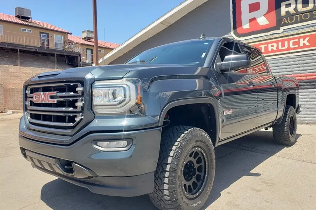 2017 Gmc Sierra 1500 SLT photo 1