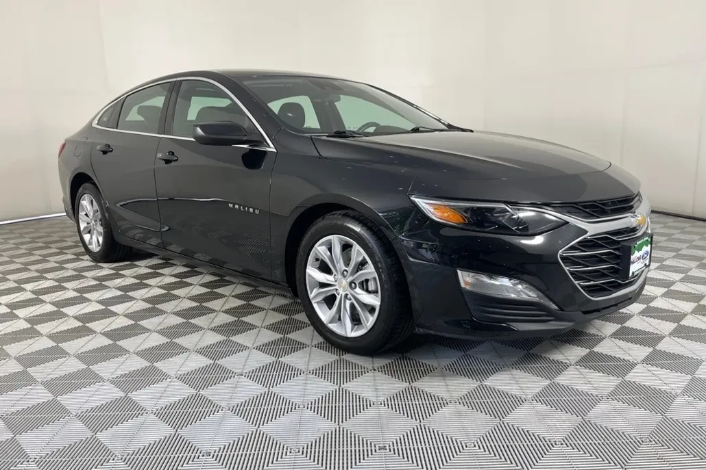 2023 Chevrolet Malibu 1LT photo 1