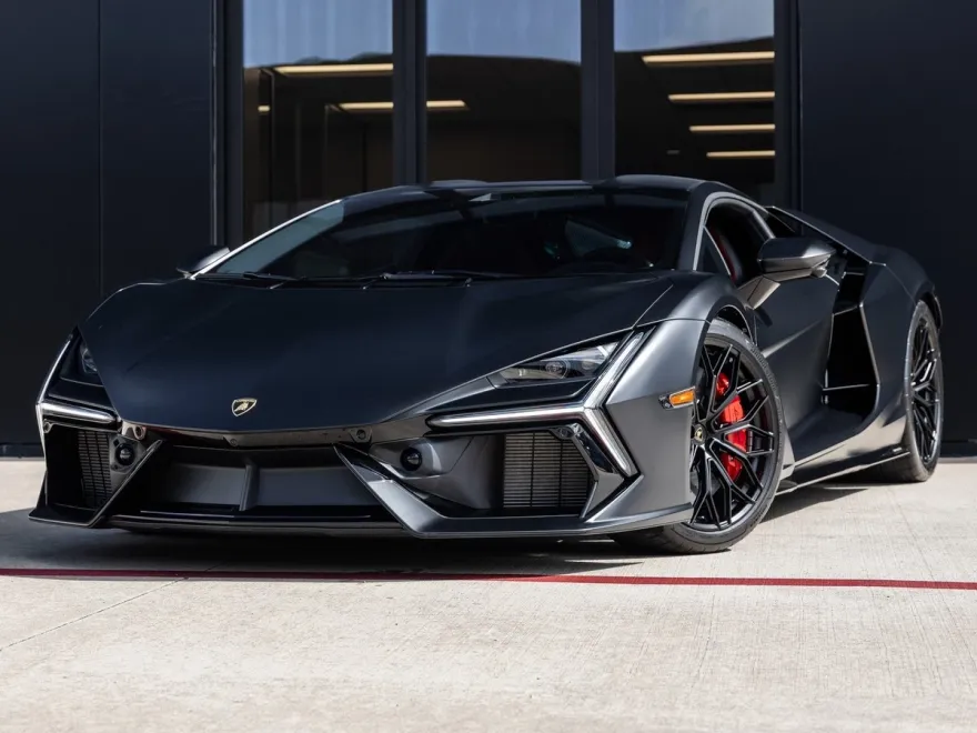 2024 Lamborghini Revuelto photo 1