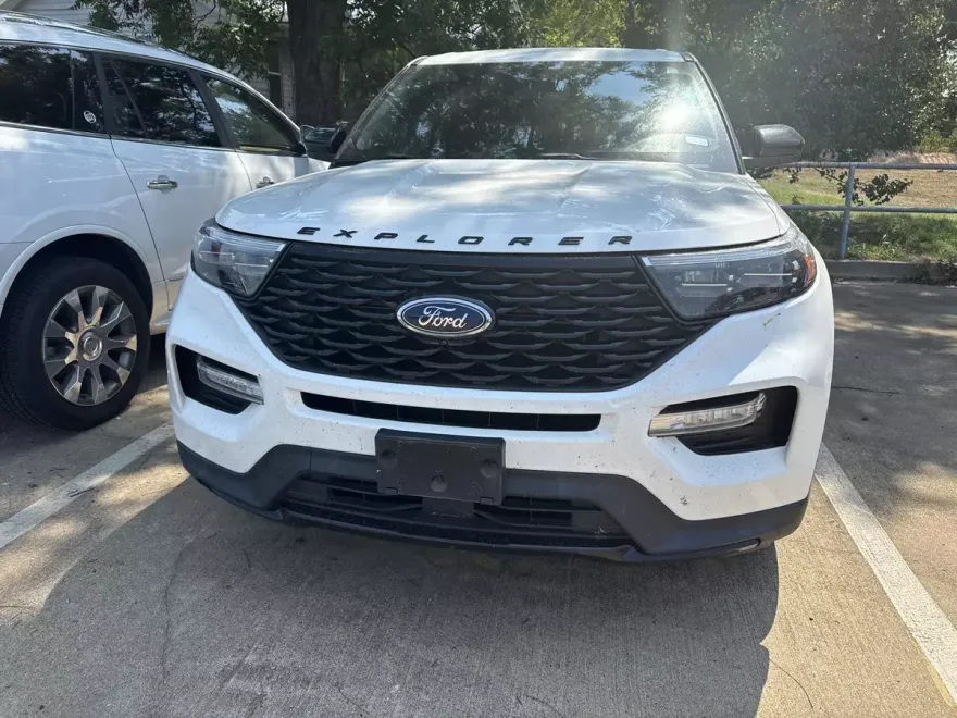 2022 Ford Explorer ST-Line photo 1